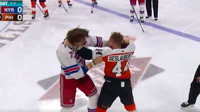 New York Rangers - Philadelphia Flyers Buz Hokeyi maçında kavga