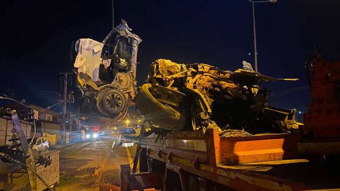 Diyarbakır’daki feci kaza! Araç hurdaya döndü
