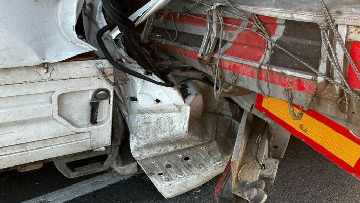 Erzurum'da tır ve kamyonet çarpıştı: 1 ölü 1 yaralı
