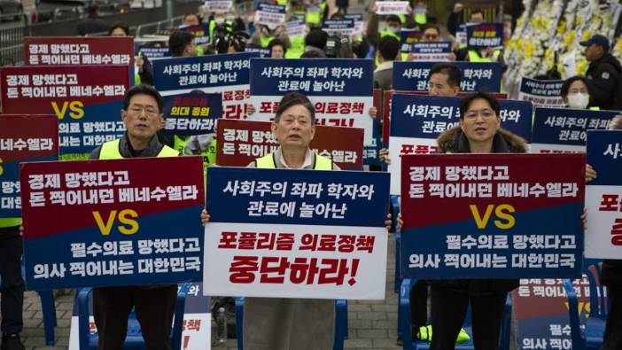 Güney Kore’de görevini terk eden doktorlara yasal işlem!