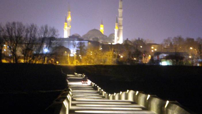 Edirne'de tarihi köprüler güneş enerjisi ile aydınlatılıyor