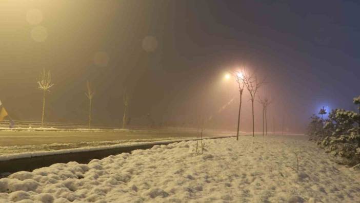Ankara'nın yüksek kesimlerinde kar ve sis etkili oldu