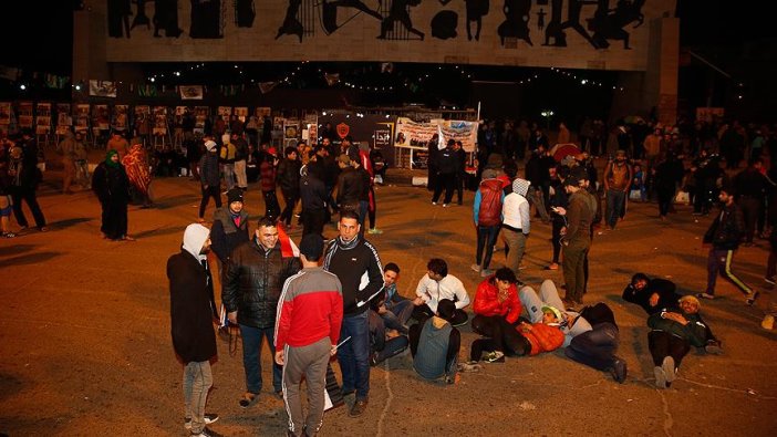 Bağdat'ta gece yarısı 'şiddet' protestosu