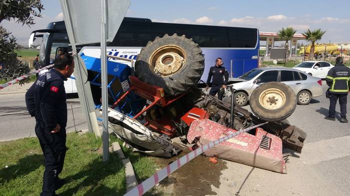 Otomobille çarpışan traktör devrildi: 1 ağır yaralı