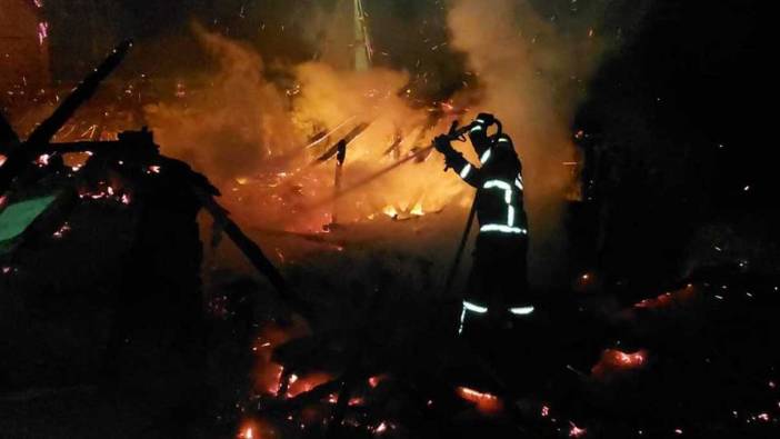 Ordu’da ahşap ev küle döndü