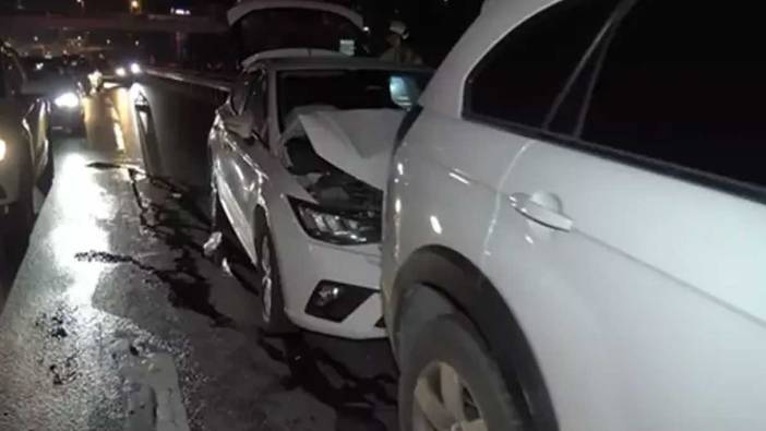 İstanbul Avcılar'da feci kaza! 4 araç birbirine girdi