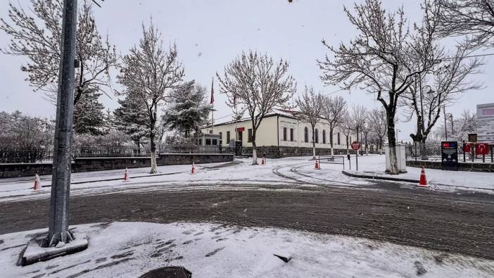 Doğu Anadolu'da kar yağışı devam ediyor