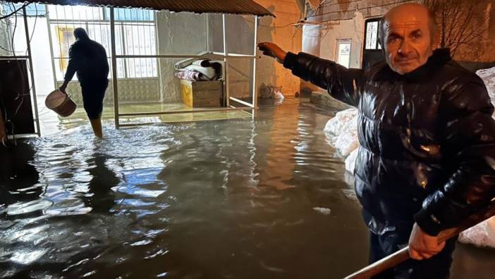 Yüksekova’da bir ev sular altında kaldı!