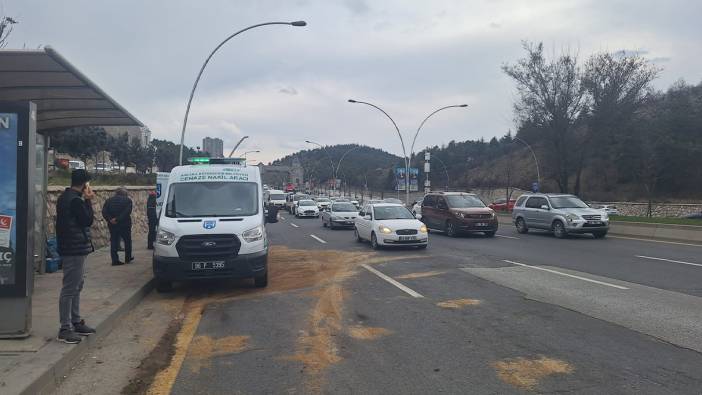 Minibüs belediye otobüse çarptı: 1 ölü 1 yaralı