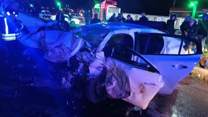Ankara'da iki otomobil çarpıştı: 2 ölü, 1 yaralı
