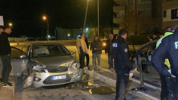 Karaman’da 2 otomobil kafa kafaya çarpıştı: 2 yaralı