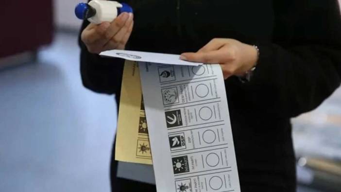 Oy pusulalarının çokluğu İstanbul'da yoğunluğa sebep oldu