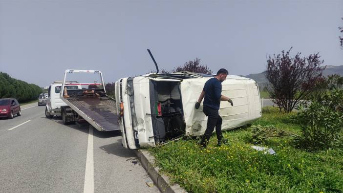 Yalova'da kontrolden çıkan minibüs takla attı: 2 yaralı