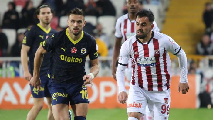 Fenerbahçe Sivasspor ile 2-2'lik skorla berabere kaldı