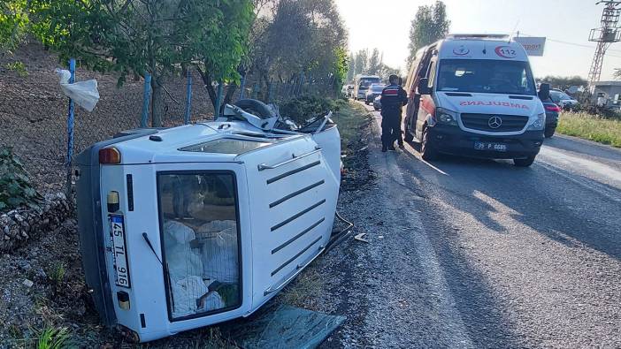İzmir'de iki otomobil çarpıştı: 4 yaralı