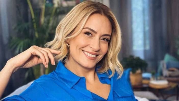 Ceyda Düvenci bikinilerini deneyip fiziğini gösterdi! Aşk yaradı