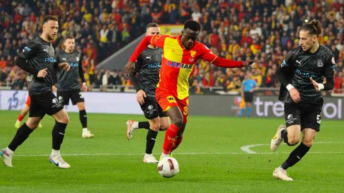 Göztepe Anthony Dennis’in sözleşmesini uzattı