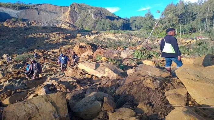 Papua Yeni Gine'de toprak kayması: 100'den fazla ölü olduğu tahmin ediliyor!