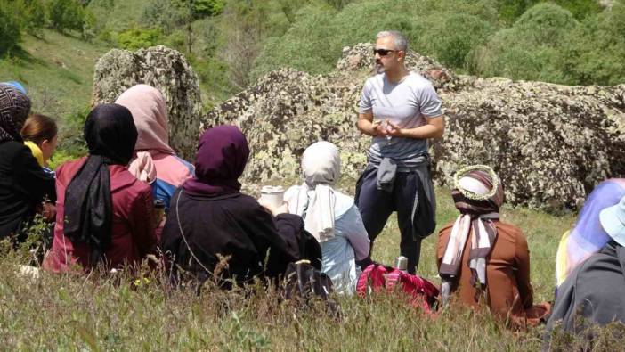 Doğal terapi hem geziyorlar hem stres atıyorlar