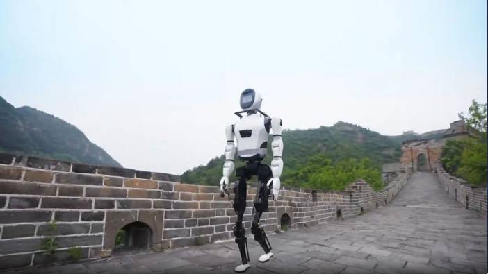 İlk kez bir robot Çin Seddi'ni tırmandı
