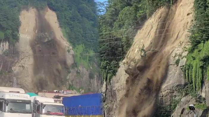 Rize’de toprak kayması meydana geldi... O anlar kamerada