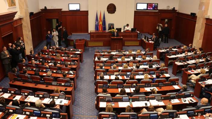 Kuzey Makedonya'da yeni hükümet güvenoyu aldı