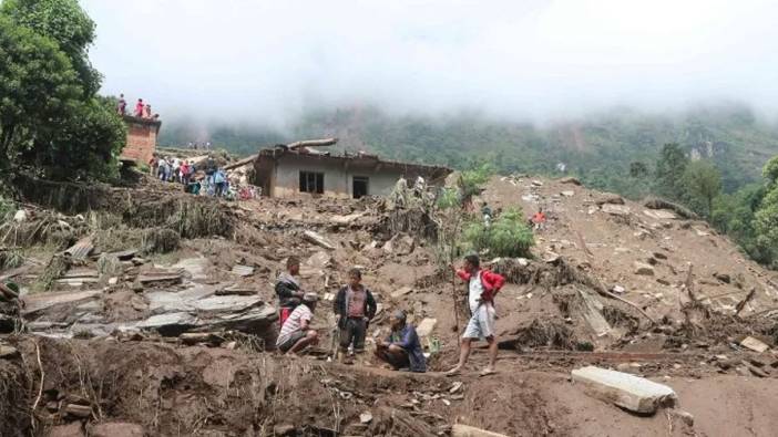 Nepal'de toprak kayması. 3'ü çocuk 9 ölü