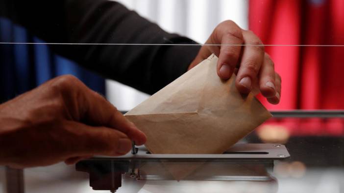 Fransa'da halk erken seçimler için sandık başında