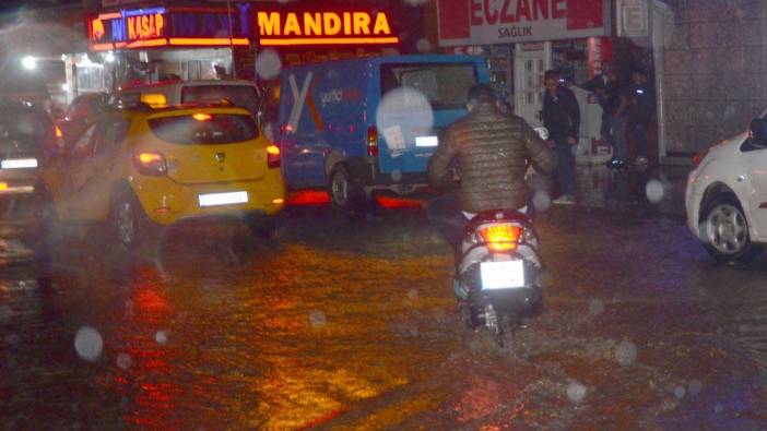 Kars'ı sel vurdu. Her yer sular altında