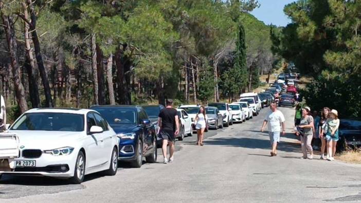 Gökçeada ve Bozcaada feribotlarında yoğunluk. Akın akın geldiler