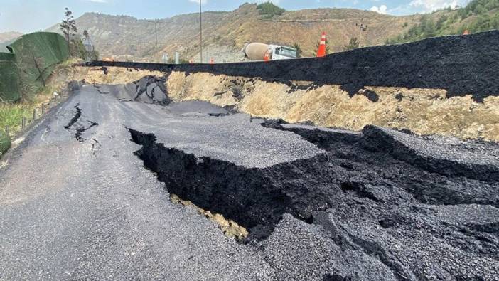 Karabük-Eskipazar karayolunda çökme. Demiryolu da ulaşıma kapandı