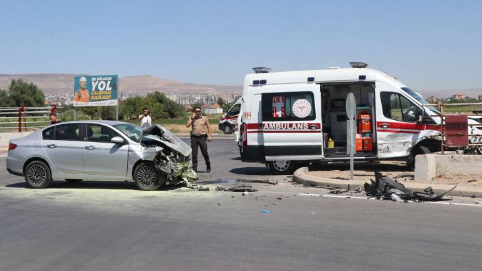 Kayseri'de ambulans ile otomobil çarpıştı: Çok sayıda yaralı var