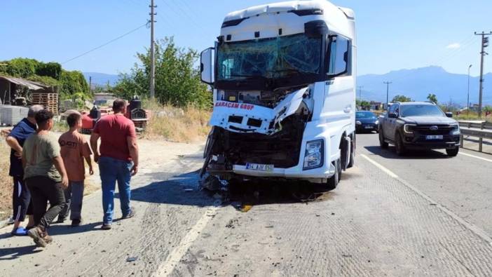 Sakarya'da iki tır çarpıştı bir kişi yaralandı