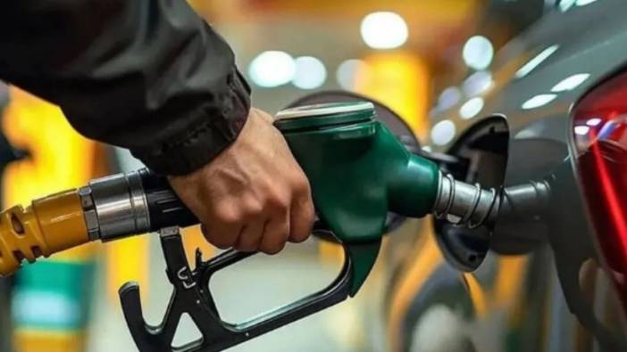 Akaryakıtta tabela değişti: Benzine zam geldi