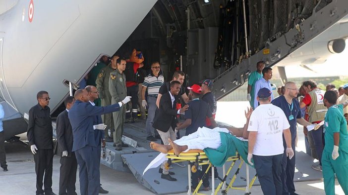 Somali'den 40 yaralı Türkiye'ye gönderildi