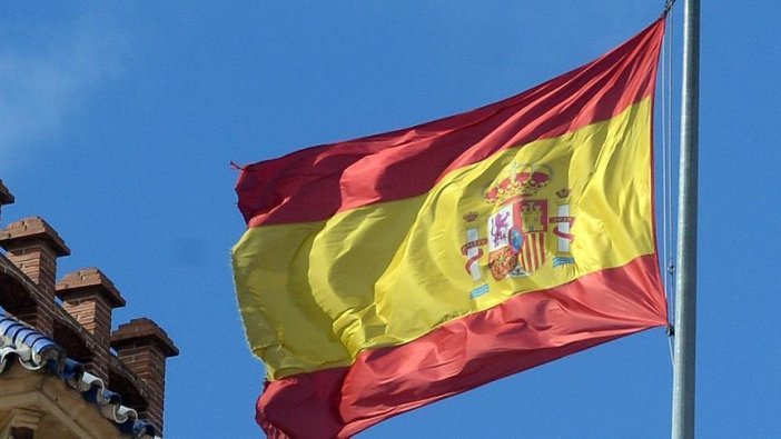 İspanya, Katalan hükümetini feshetti