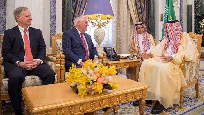 Tillerson Suudi Arabistan'da temaslarda bulunuyor