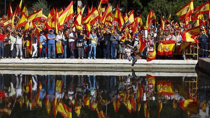 Katalonya, İspanya'ya direnmeye devam ediyor