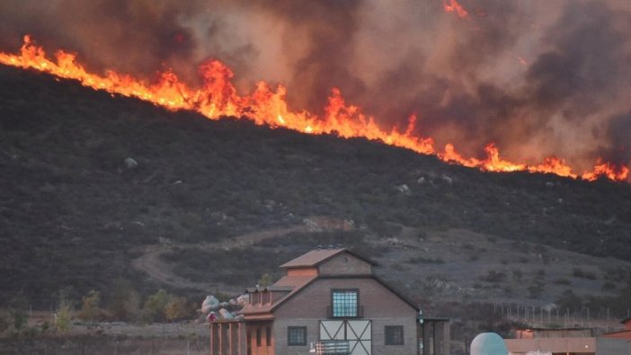 California'daki yangın Meksika'ya sıçradı: 2 kişi öldü