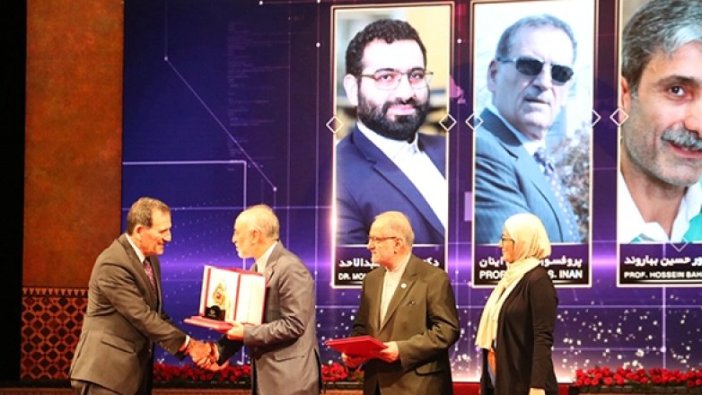 İran'da 2 Türk bilim insanına ödül verildi