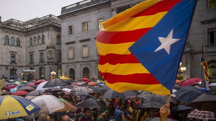 İspanya'dan Katalonya'nın tek taraflı bağımsızlık kararına iptal