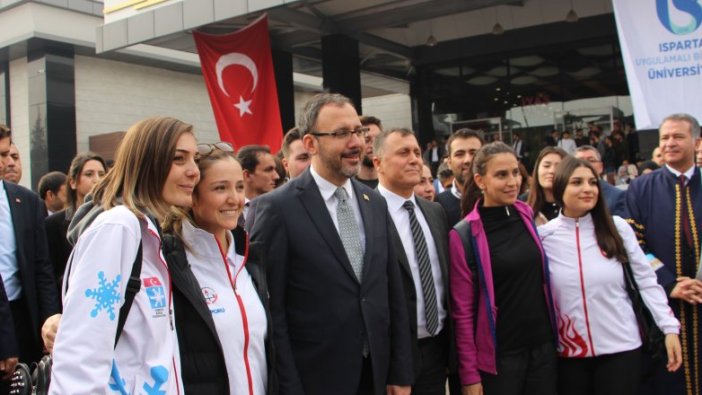 Bakan Kasapoğlu: "Spor yapmak ihtiyaçtır"