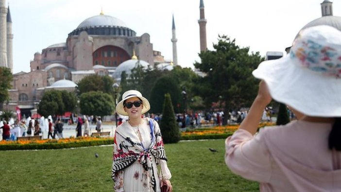 İstanbul 10 ayda 9 milyon yabancı turist ağırladı