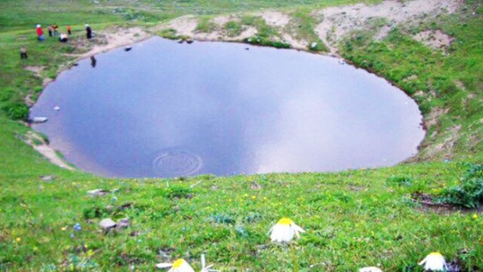 Bakan Kurum: "Dipsiz Göl, doğal sit alanı ilan edilecek"