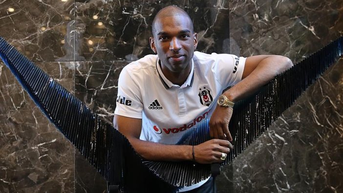 Babel futbolu Beşiktaş'ta bırakmak istiyor