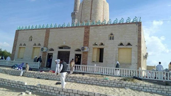 Mısır'da cami yakınında patlama