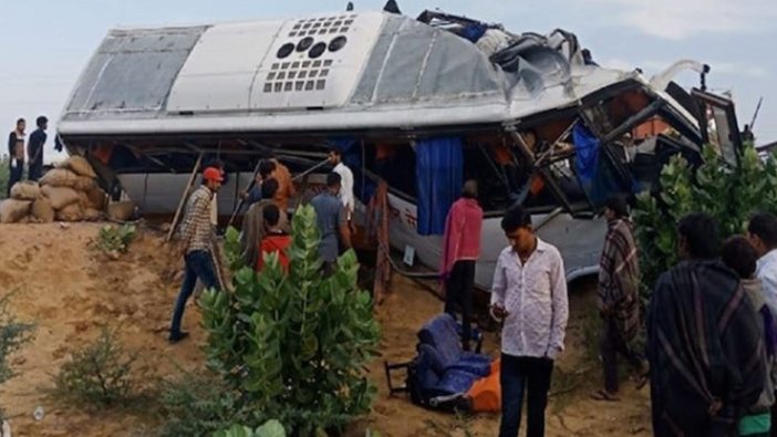 Hindistan'da feci kaza: 9 ölü, 15 yaralı