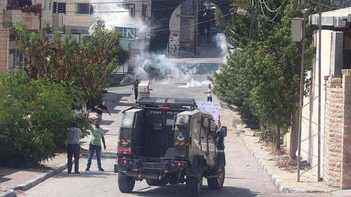 İsrail ordusuna ait askeri araç Filistinli çocuğa çarptı