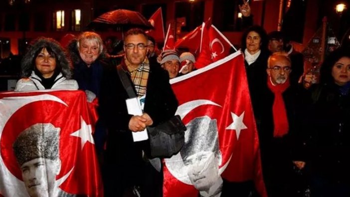 Atatürk'e yönelik yapılan çirkin yayın protesto edildi