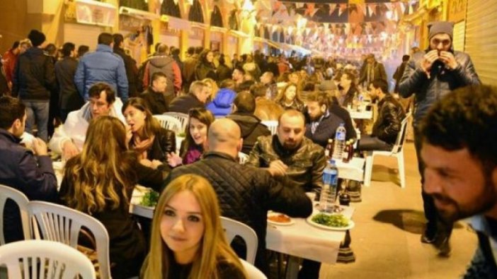 Adana'daki festival valiliğin engeline takıldı!